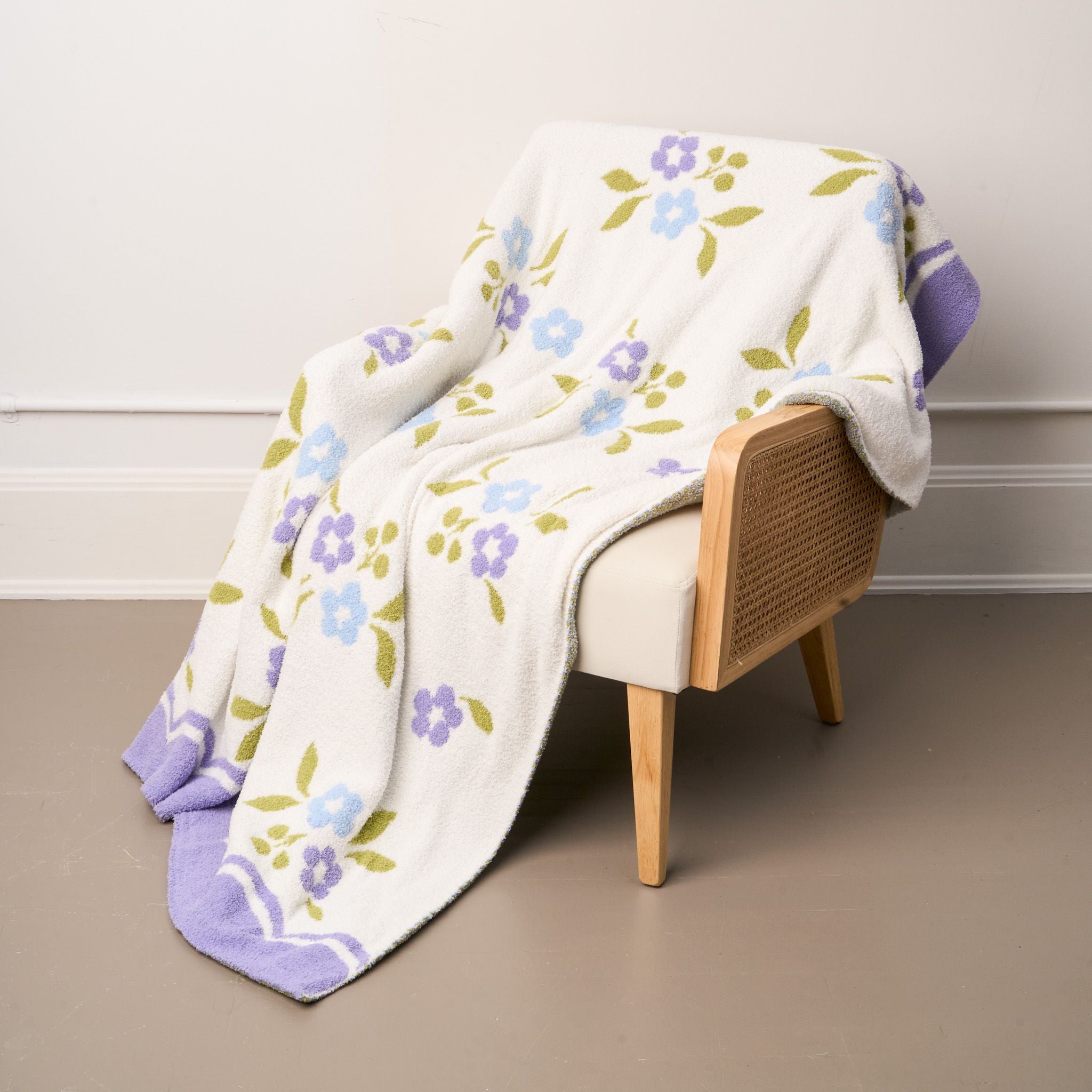 Cozy Dreams Luxe Blanket | Scalloped Floral Periwinkle