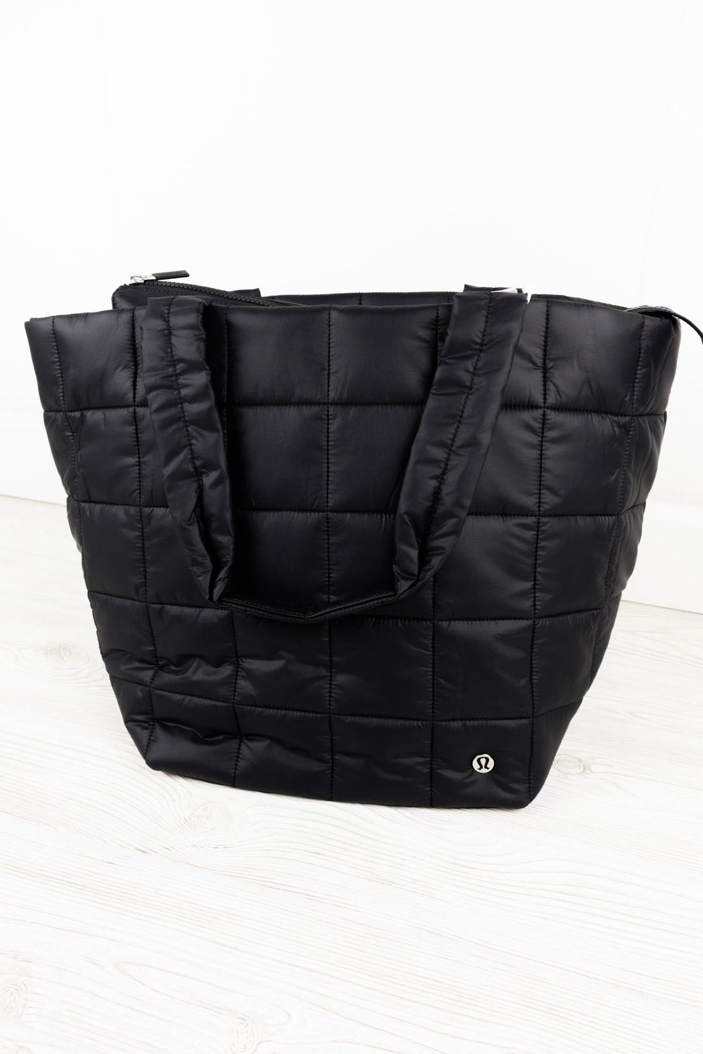 Quilted Grid Tote Bag 26L | Black