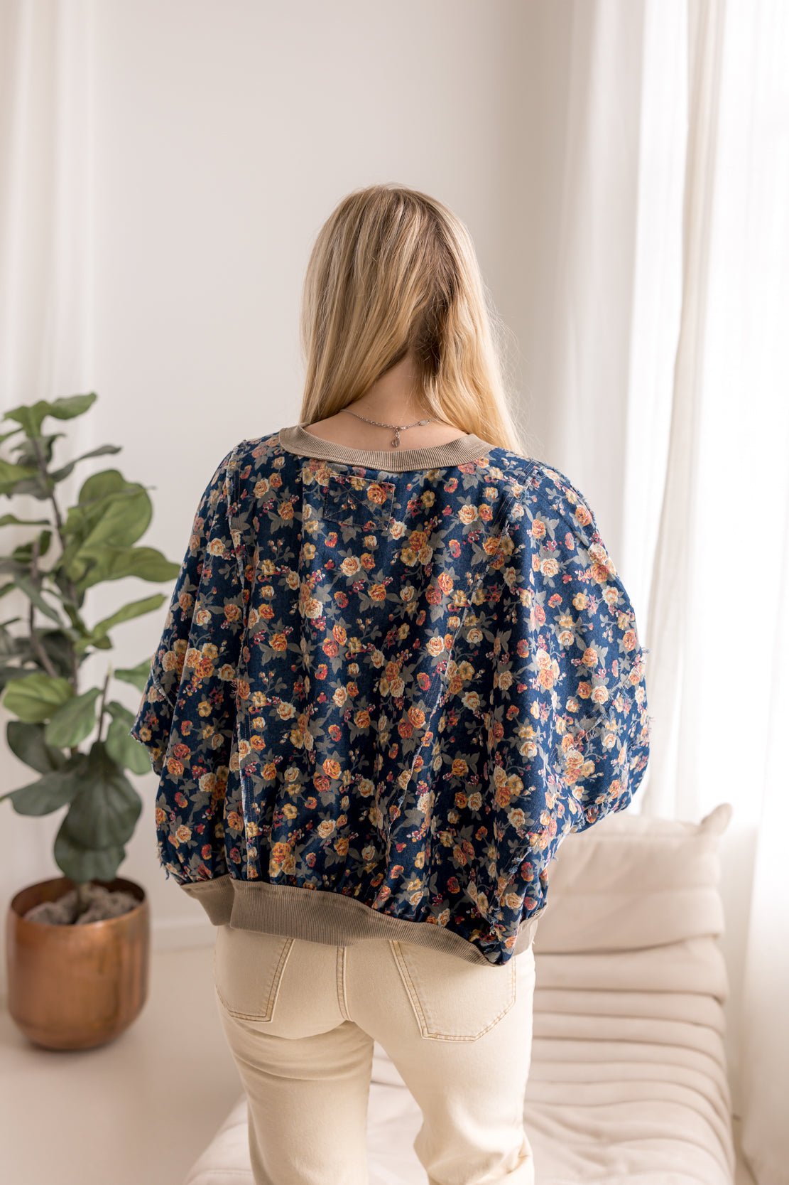 Lacey Floral Crewneck | Denim