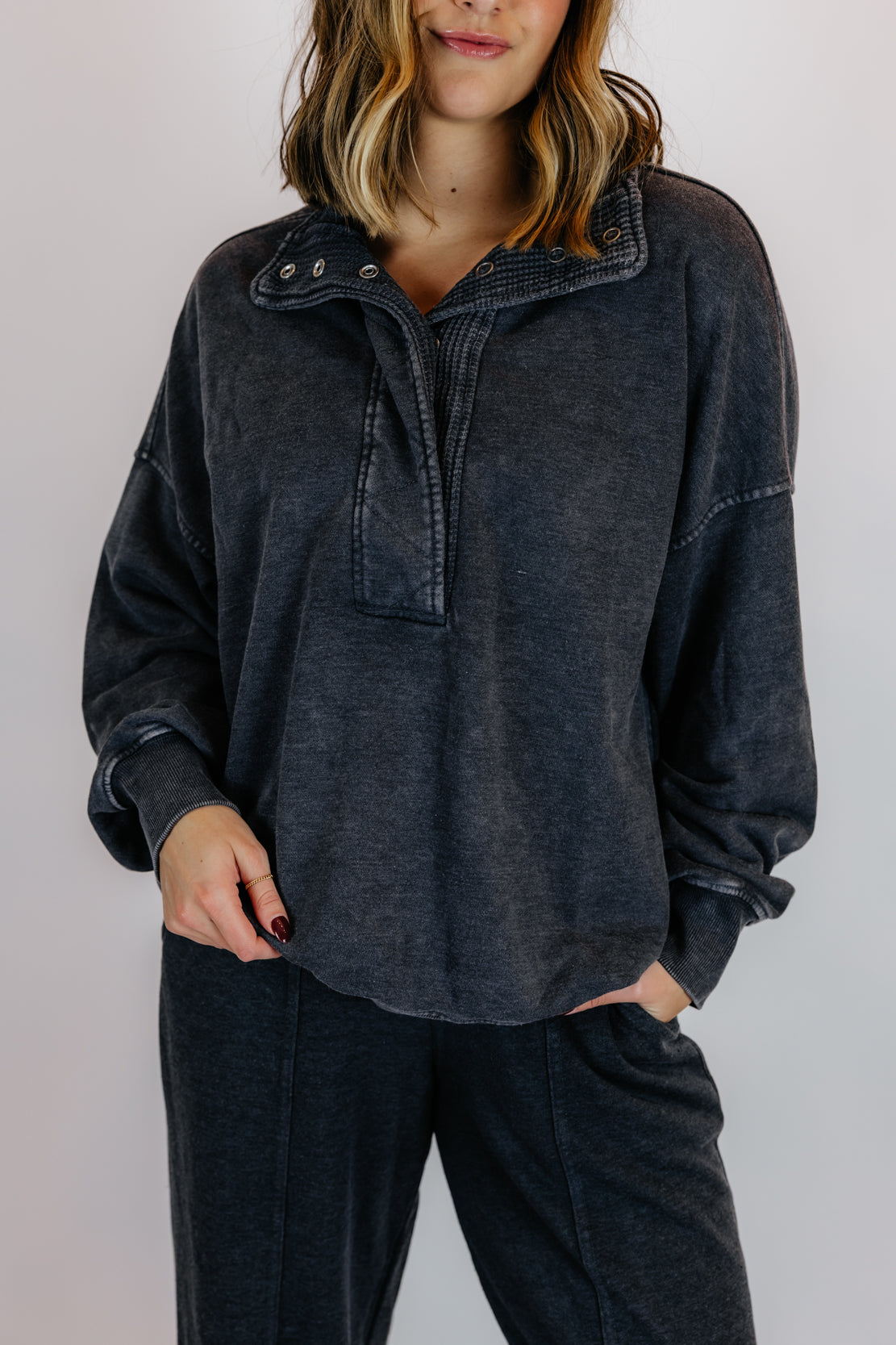 Avia Mineral Washed Pullover & Barrel Pant Set | Black