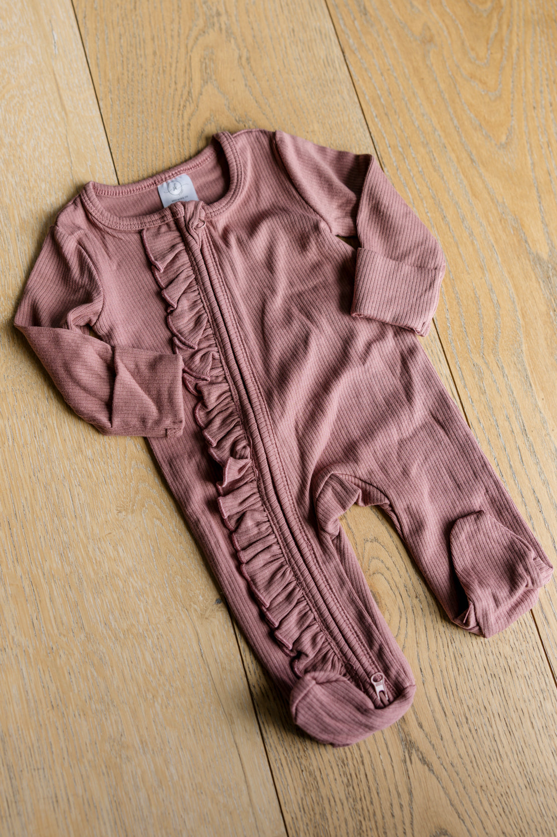 Ribbed Ruffle Footie | Mauve