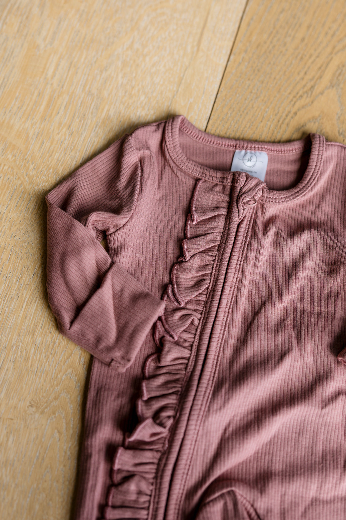 Ribbed Ruffle Footie | Mauve