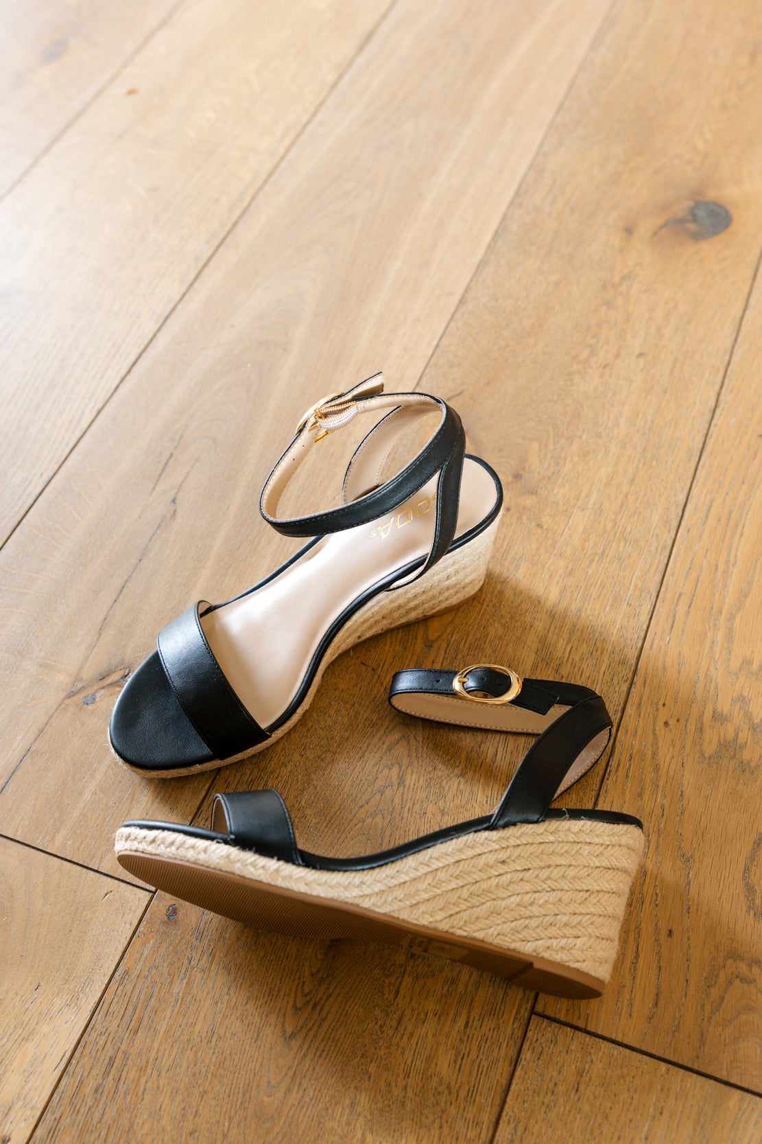 Julia Wedge | Black
