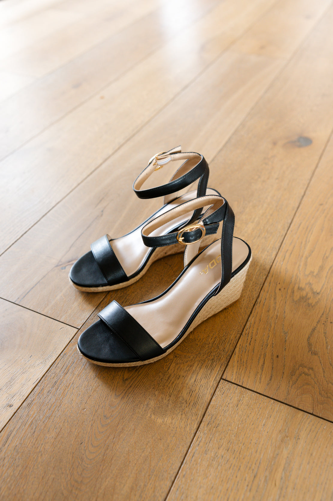 Julia Wedge | Black