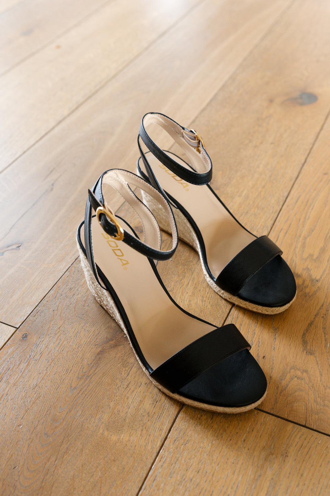 Julia Wedge | Black