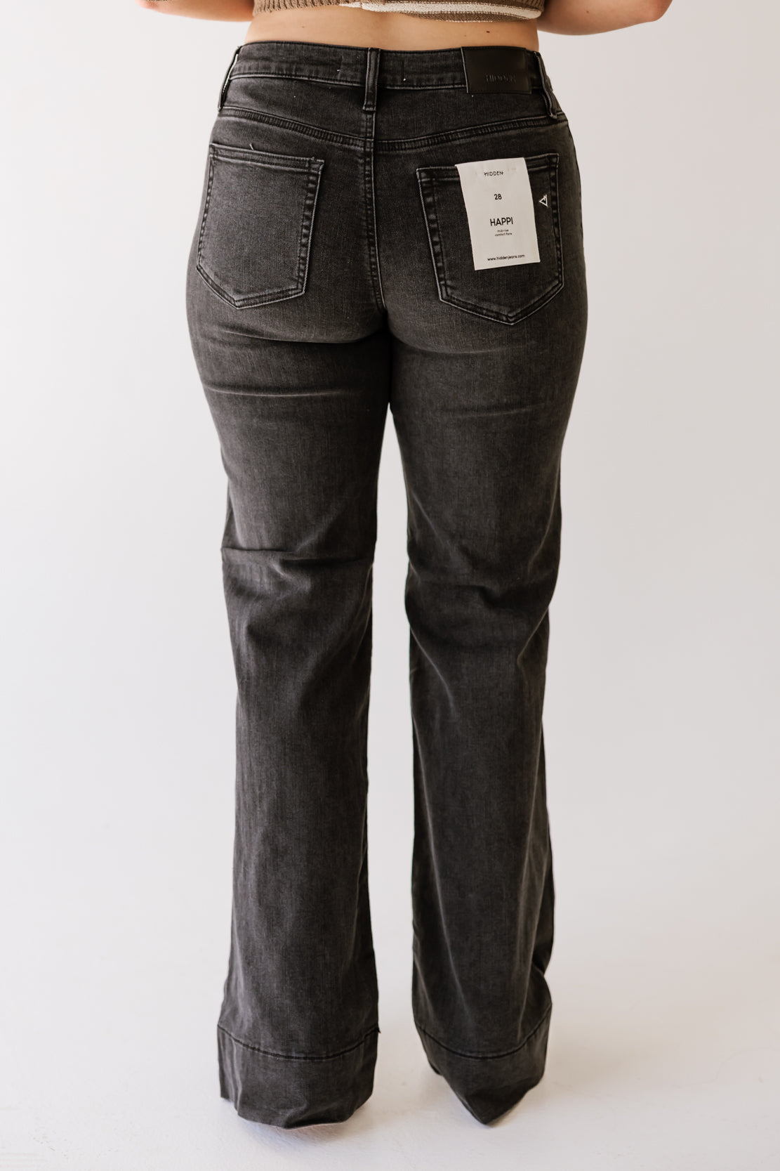 Happi Mid Rise Pintuck Flare Jean | Charcoal