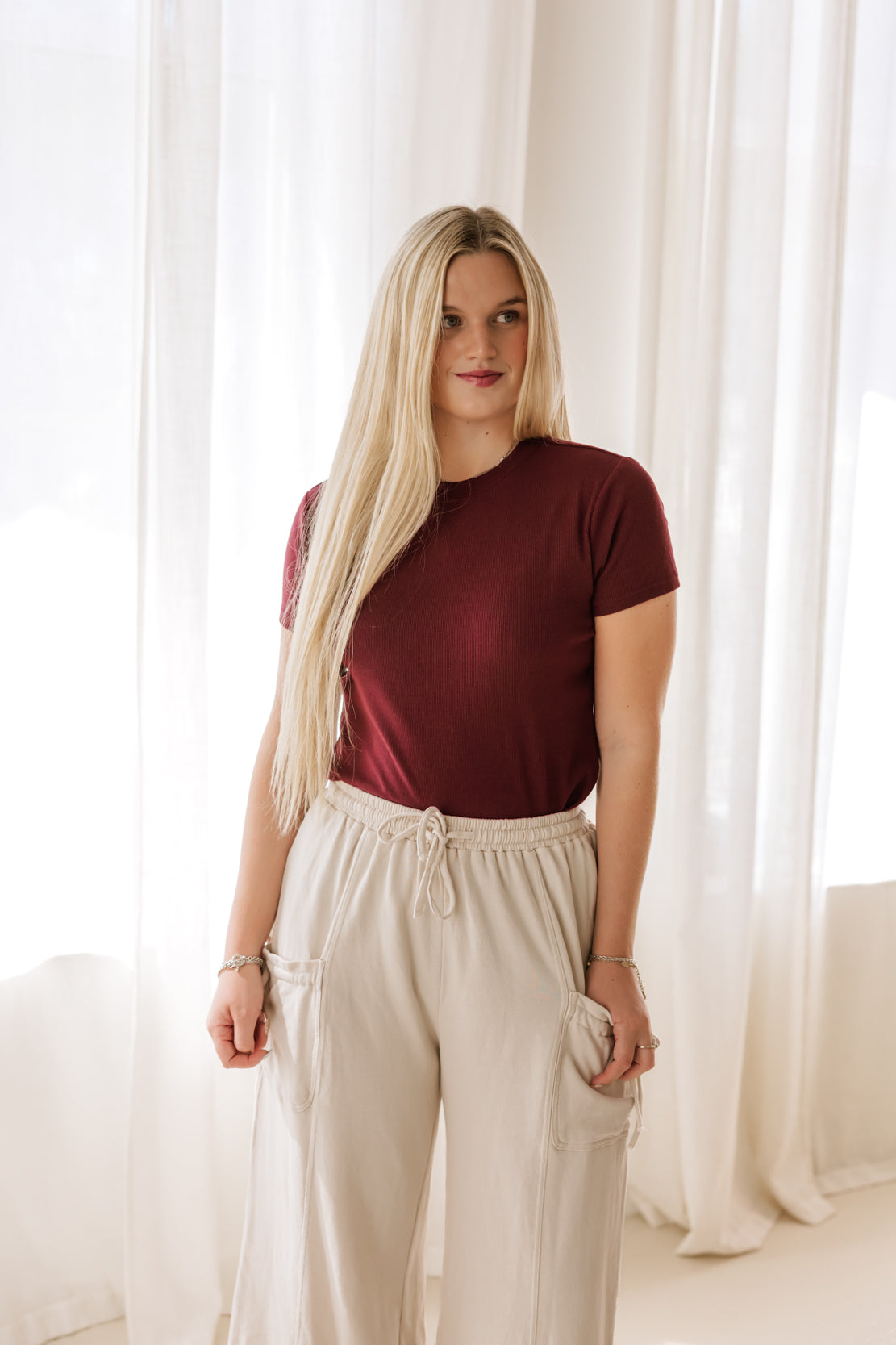 Annie Ribbed Tee | Maroon
