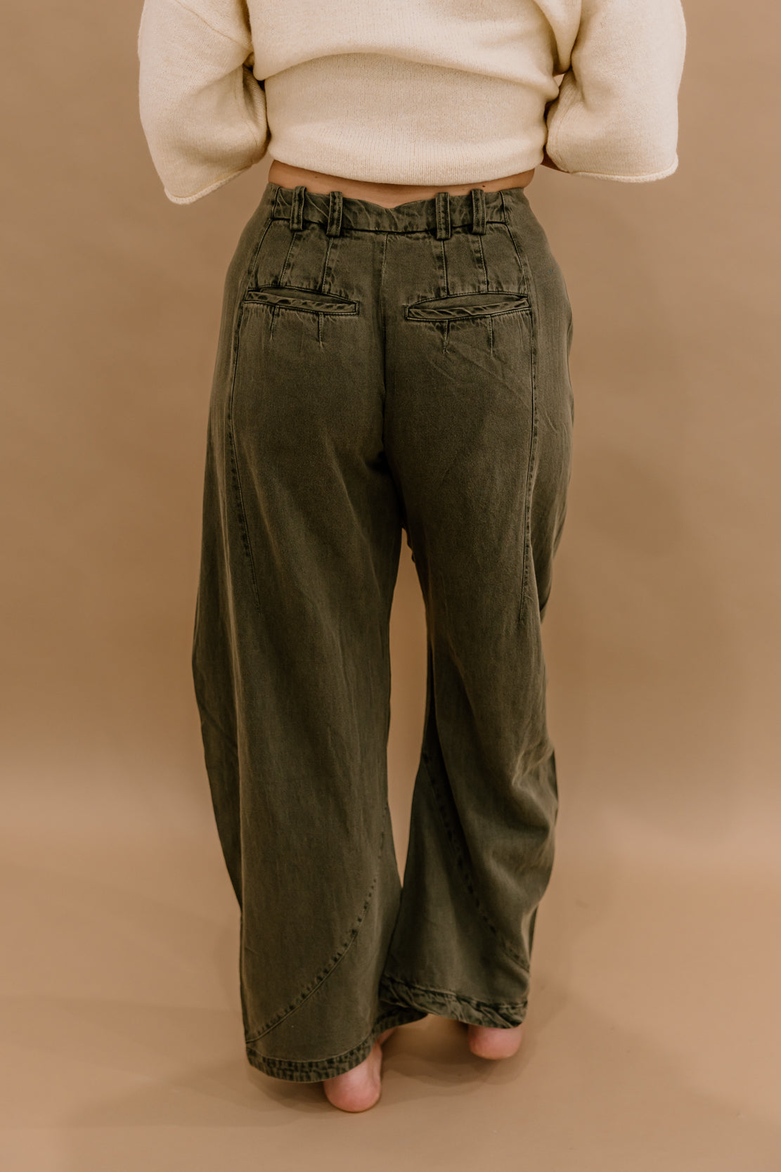 Spotlight Washed Barrel Chino Trousers | Dusty Olive