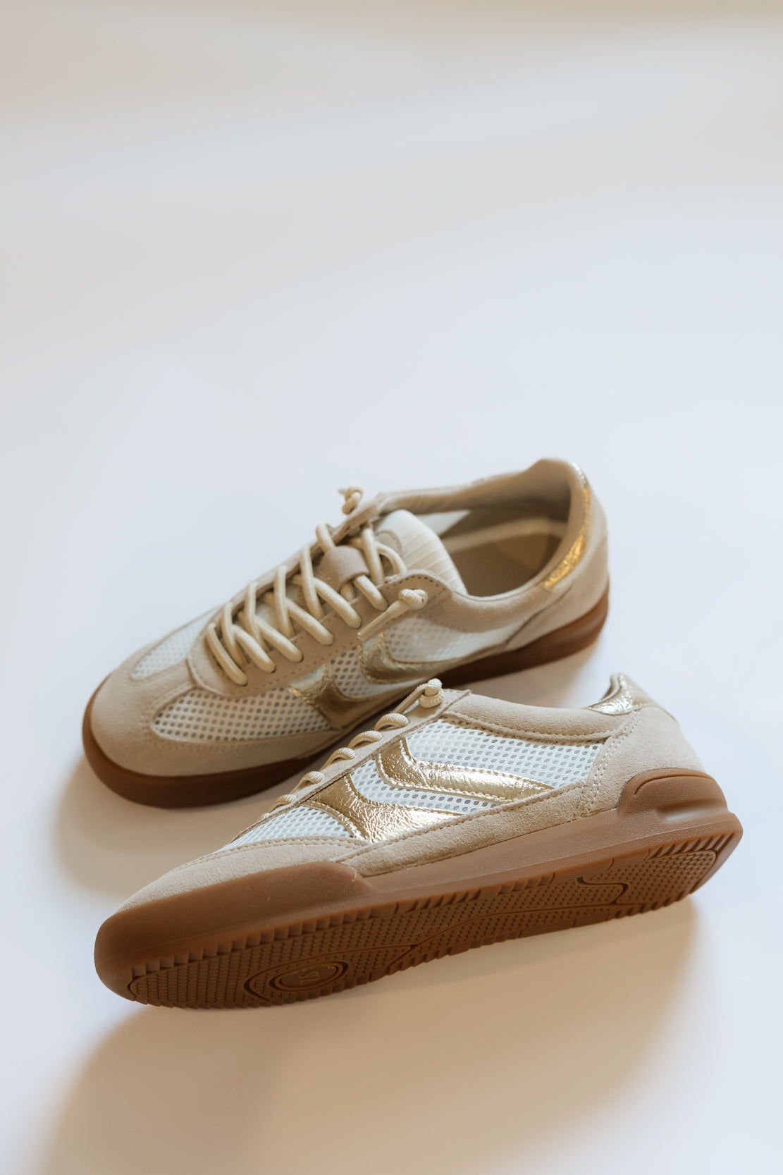 Steve Madden Verdict Sneaker | Natural Gold