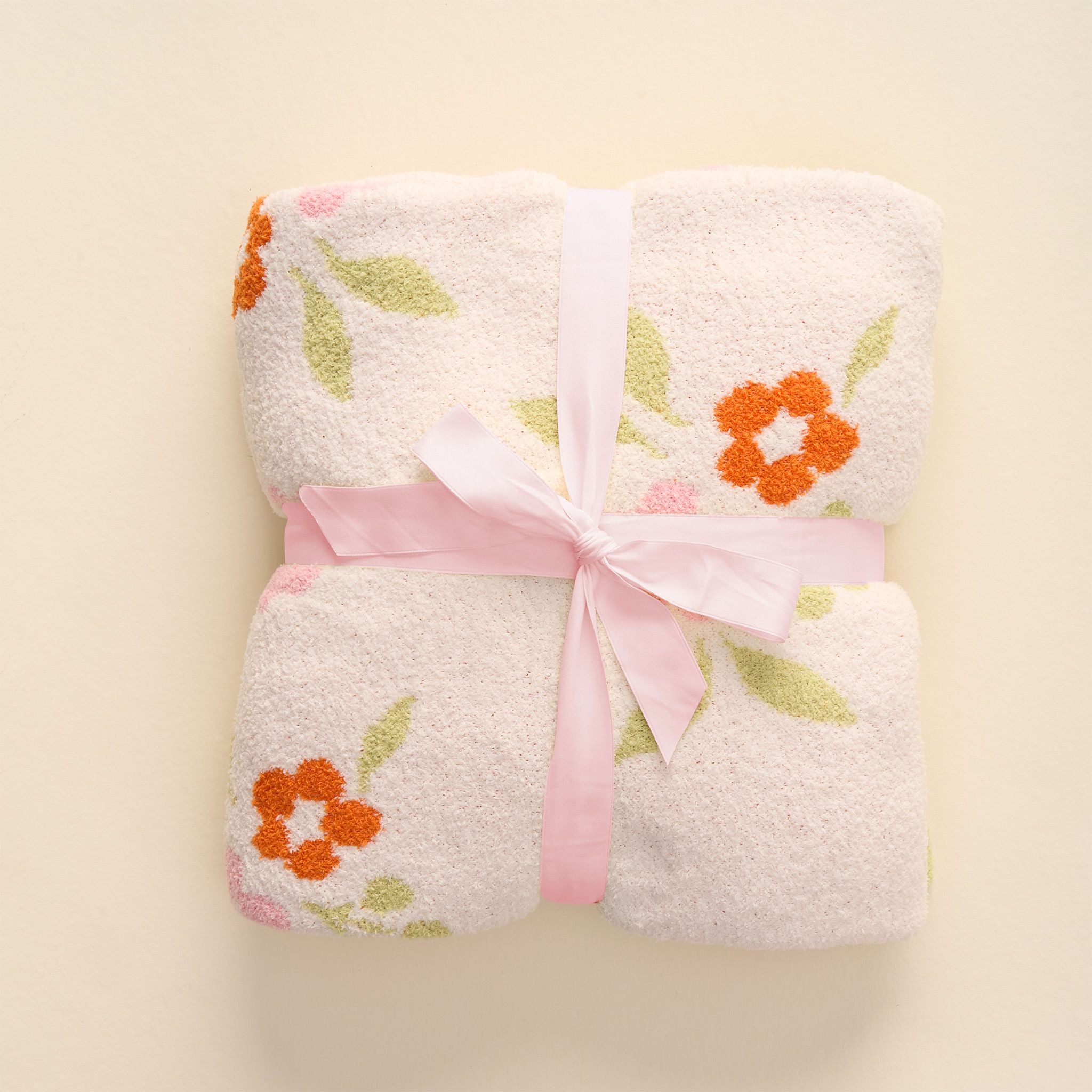 Cozy Dreams Luxe Blanket | Scalloped Floral Pink