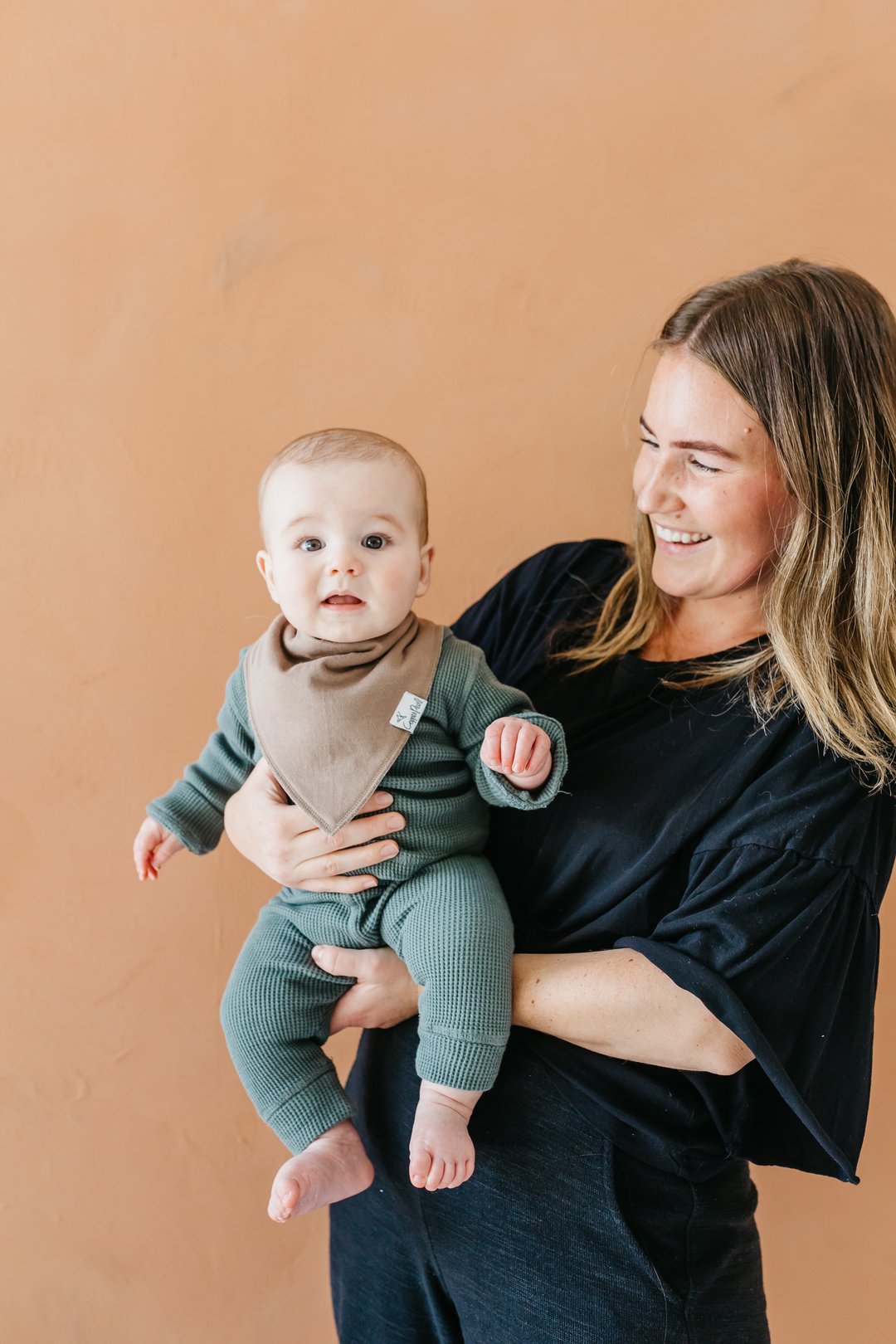 Copper Pearl Bandana Bib Set | Dune