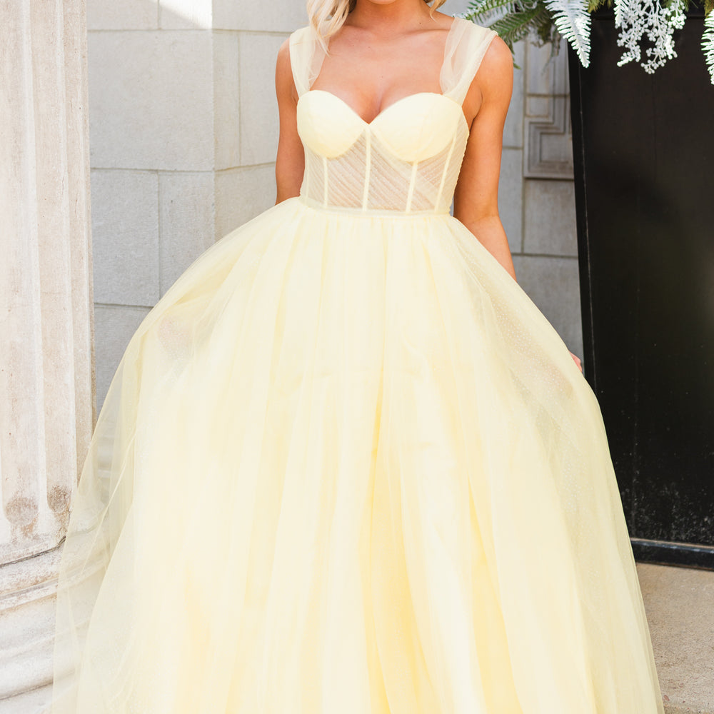 
                      
                        22-719 Prom Dress Yellow
                      
                    
