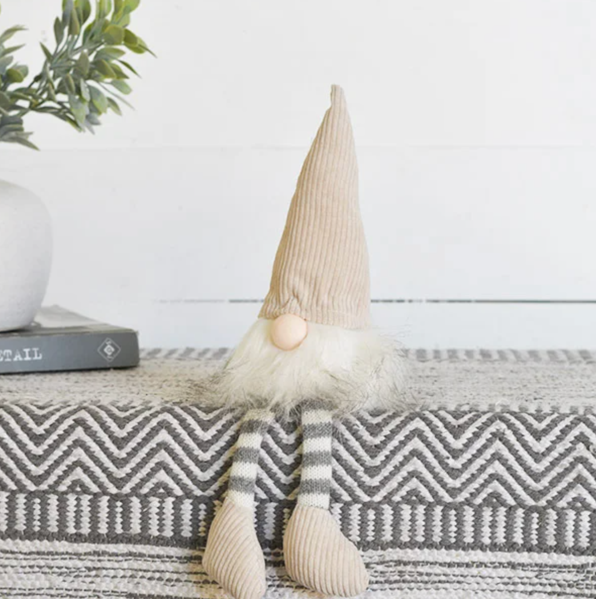 HXSP20-014 Cream Sitting Gnome Small