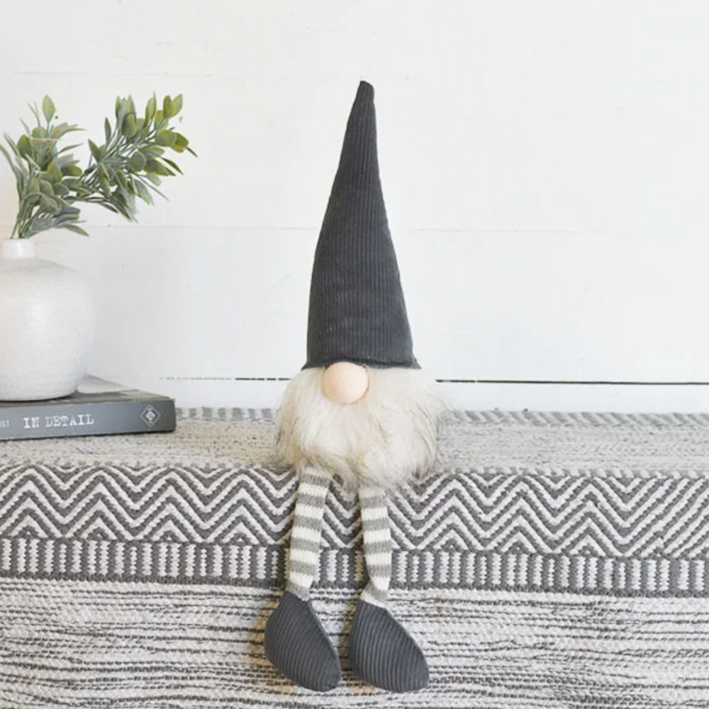 HXSP20-018 Grey Sitting Gnome Medium