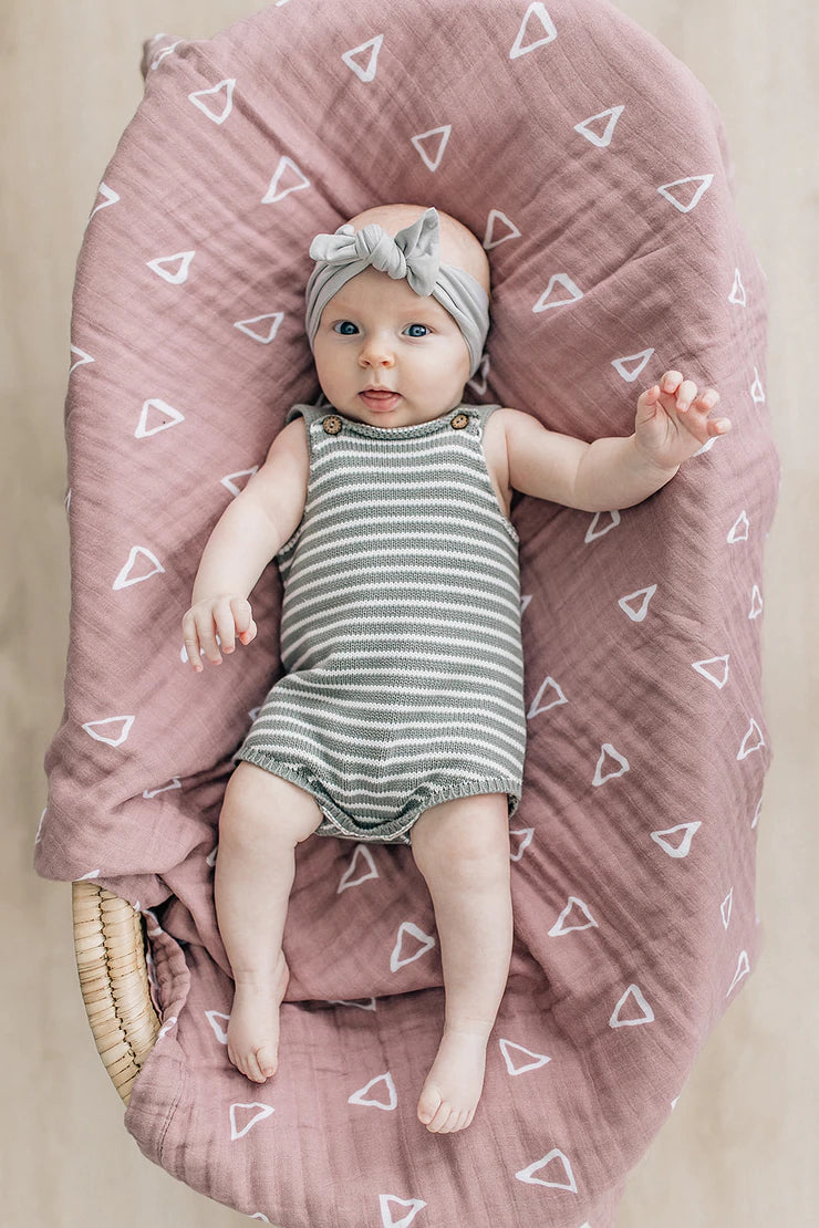 Blush Triangle Muslin Quilt